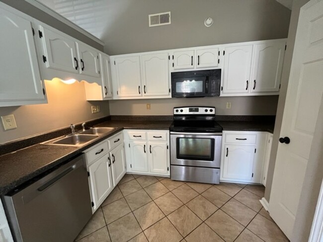 Building Photo - Renovated 3 Bedroom 2 Bath Home for Rent!!!