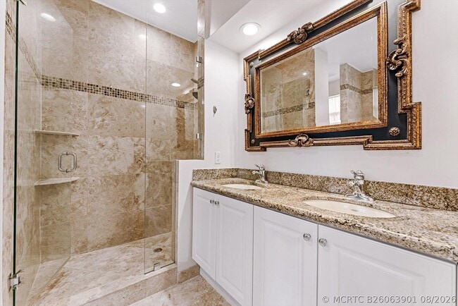 Building Photo - 6884 Julia Gardens Dr