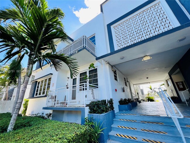 Building Photo - 960 Bay Dr