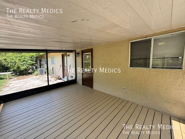 Building Photo - 836 W Rosewood Ln