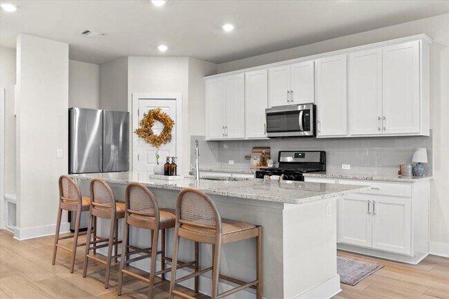 Building Photo - 7210 Travertine Spring Dr