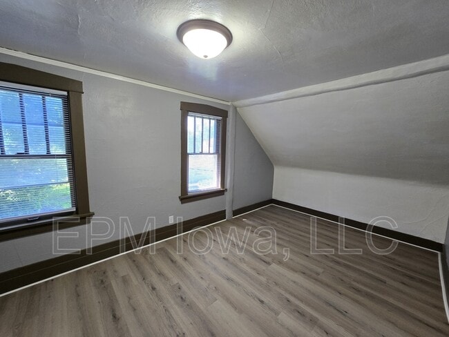 Building Photo - 506 Fowler St