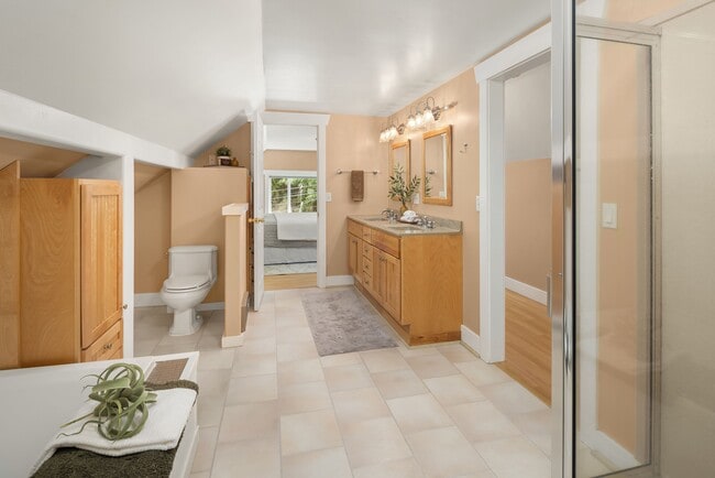 Building Photo - 806 N 59th St