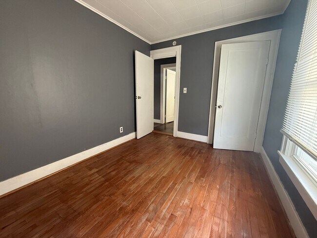 Building Photo - 2310 3rd St