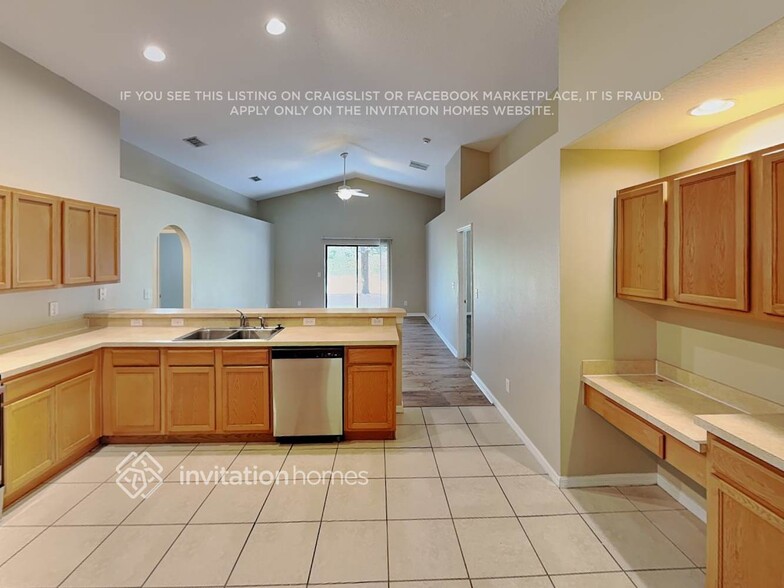 Building Photo - 2166 Bexley Dr