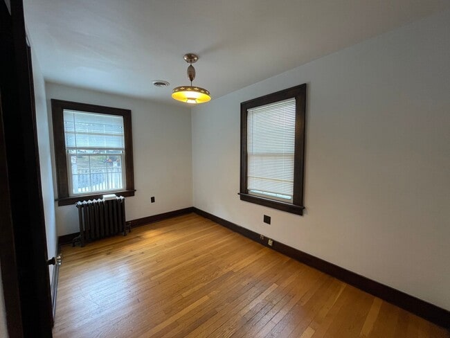 Building Photo - Spacious 3 Bedroom Single Family Home with...