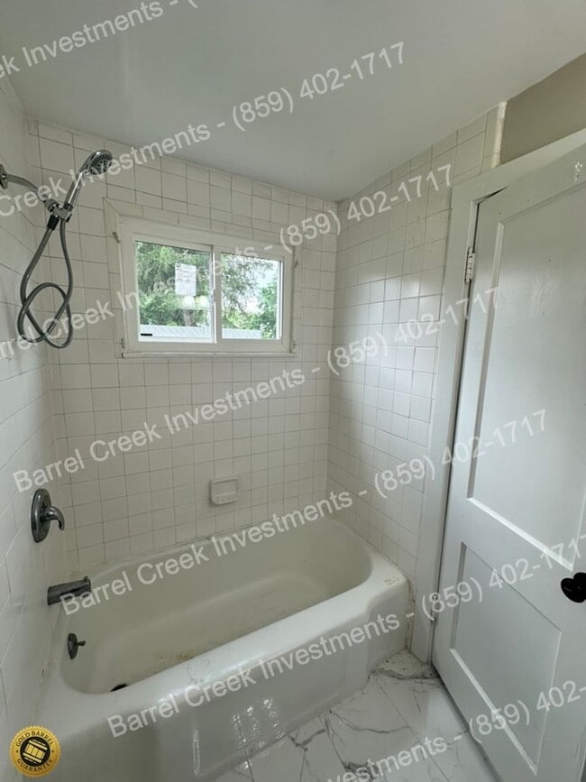Building Photo - 426-428 Smith (REHAB)