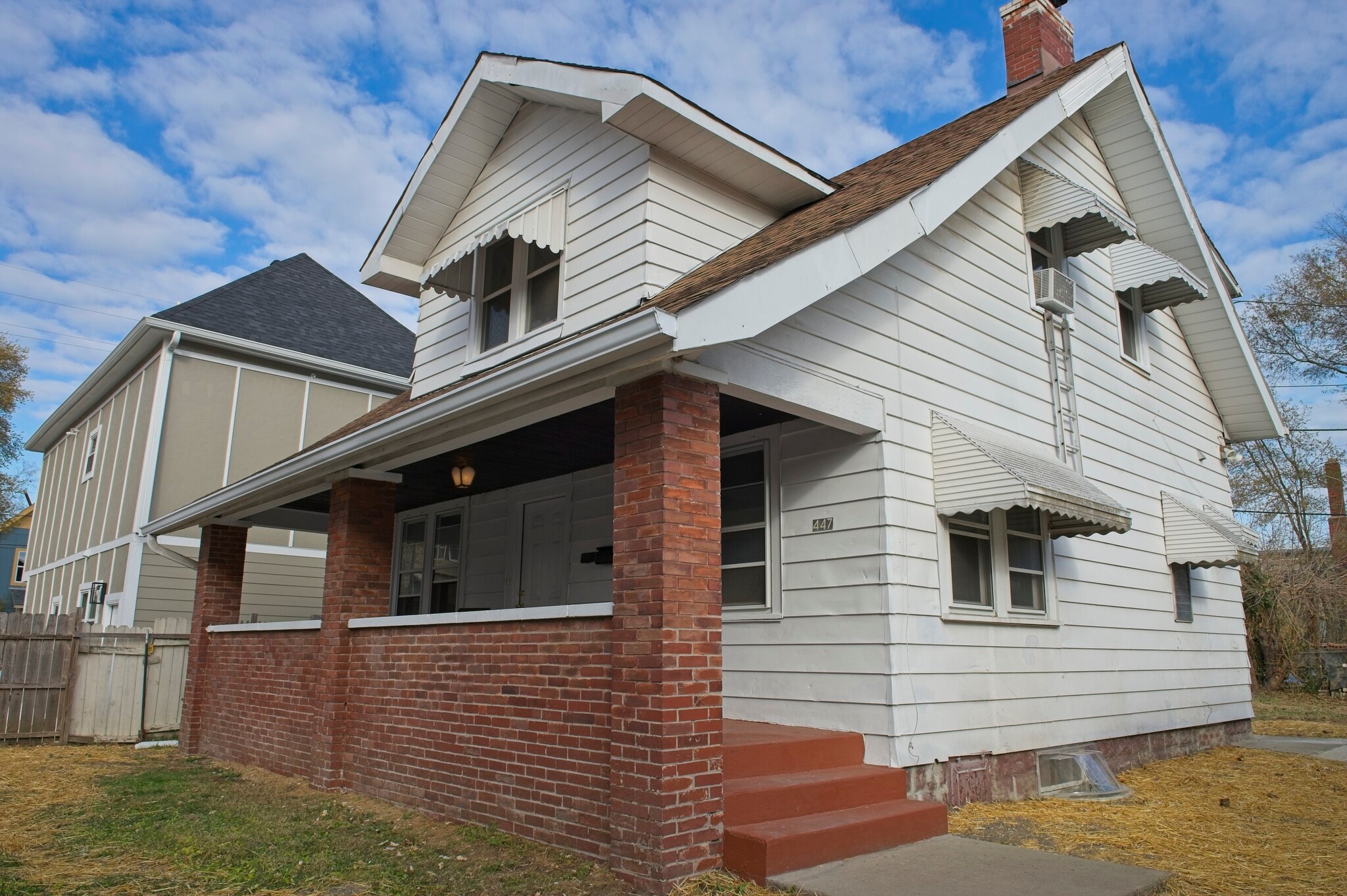 Building Photo - 447 N Beville Ave