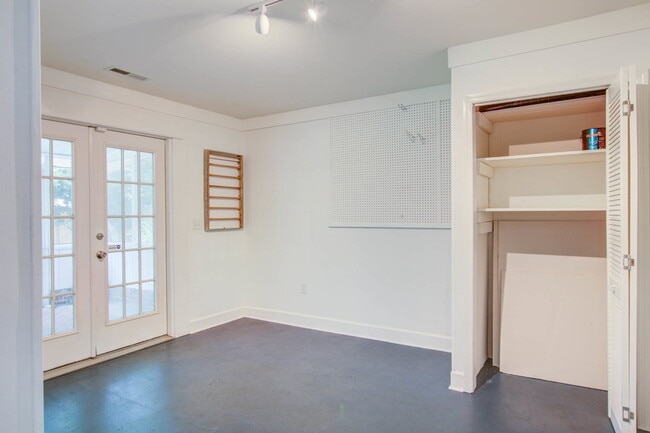 Building Photo - 1307 Bob White Dr