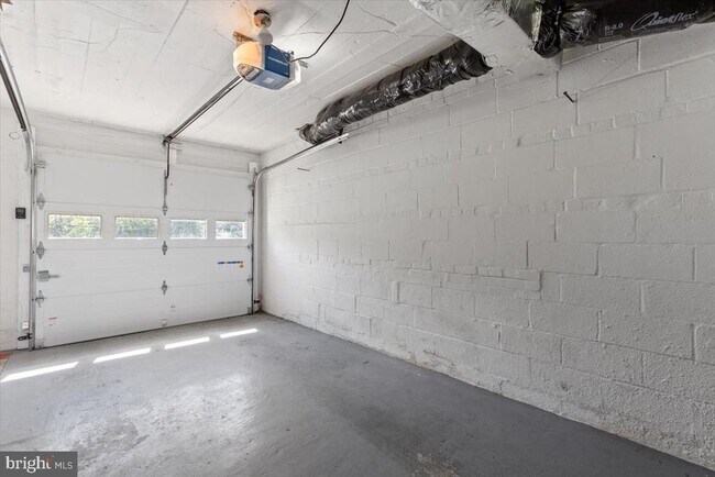 Building Photo - 6023 Walhonding Rd