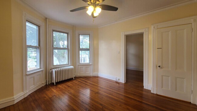 Building Photo - 476 GREGORY Ave