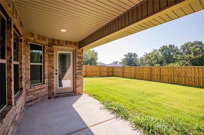 Building Photo - 2509 Westbrook Lp