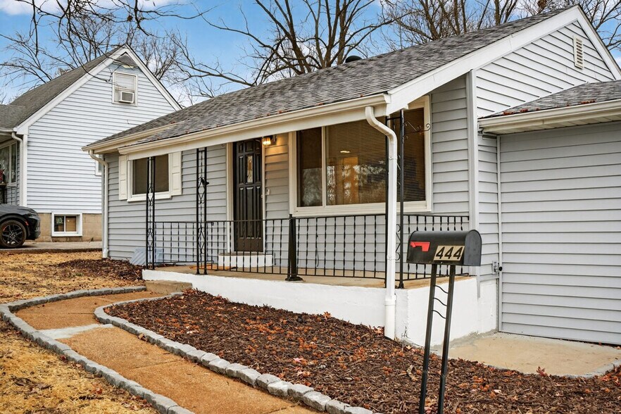 Building Photo - 453 Chamberlin Dr