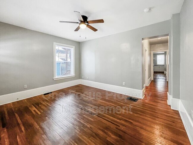 Building Photo - 688 1st Ave