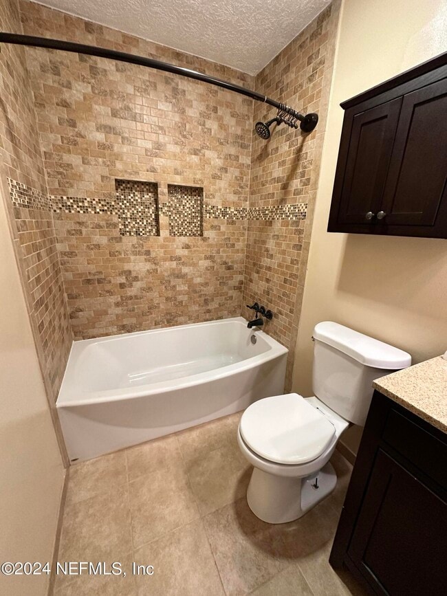 Building Photo - 555 Nightingale St