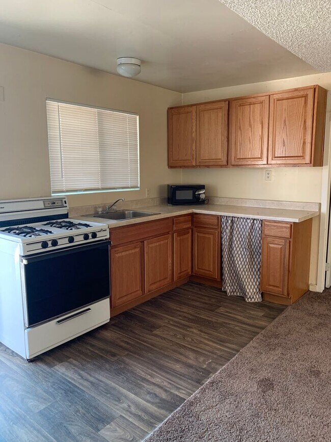 Building Photo - LM -56223 Navajo C