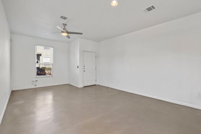 Building Photo - 5804 Loblolly Ln