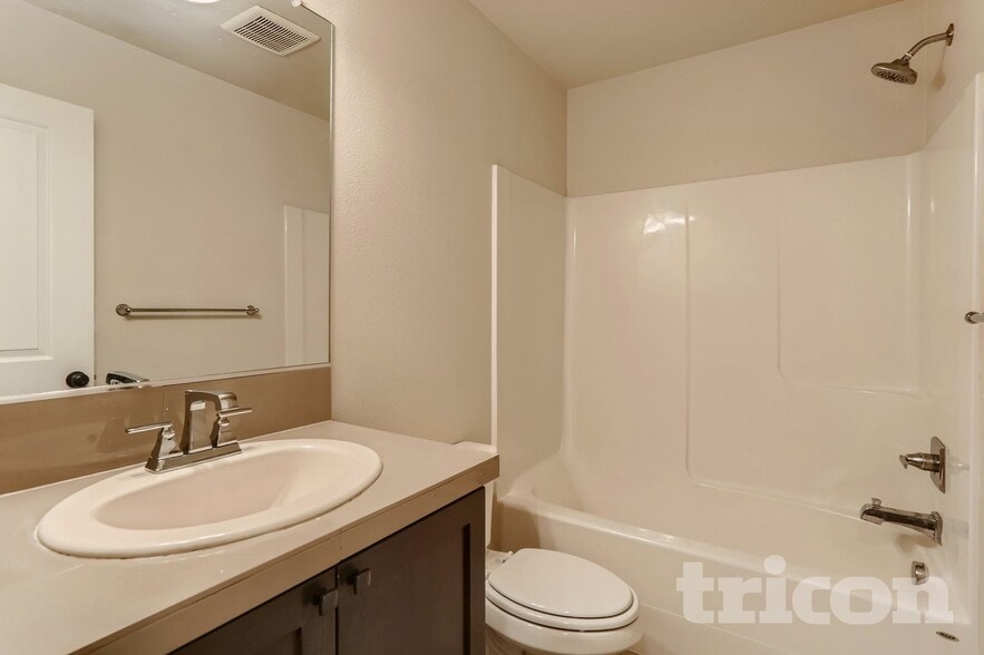 Building Photo - 1307 NE 70th St