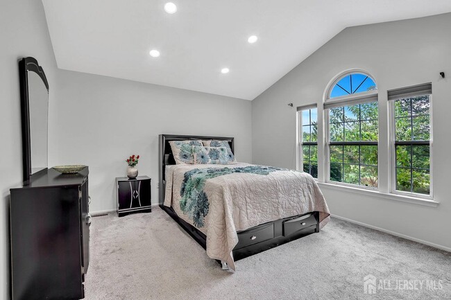 Building Photo - 10 Sawgrass Ct