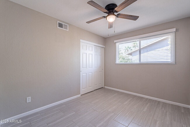 Building Photo - 1274 E Hermosa Dr