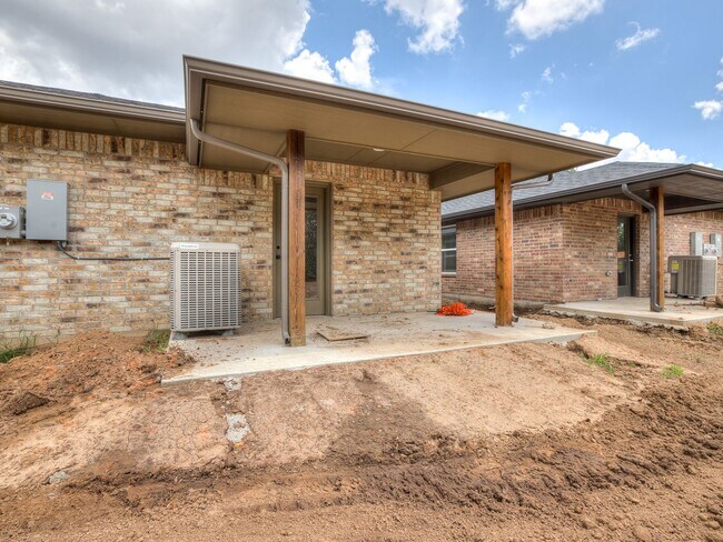 Building Photo - Beautiful New 3-Bed Duplex – Pet Friendly