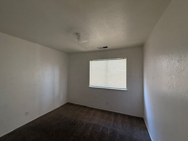 Building Photo - 1204 N Divisadero St