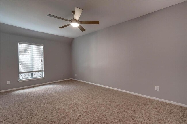 Building Photo - 13168 Trail Hollow Dr