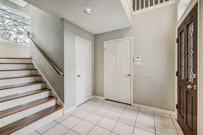 Foyer + Access to 1st flr Room - 1426 Crocker St