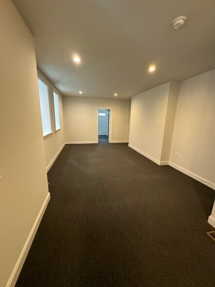 Building Photo - 4049 Spruce St