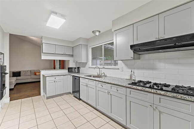 Building Photo - 1910 E Navaho Trail