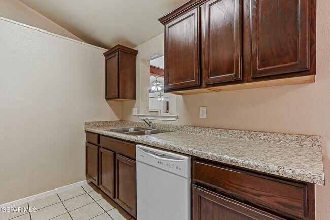 Building Photo - 11781 Jennifer Dr