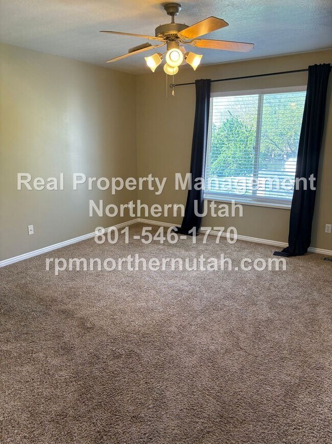 Building Photo - Stunning 4 Bedroom House in Layton Coming ...