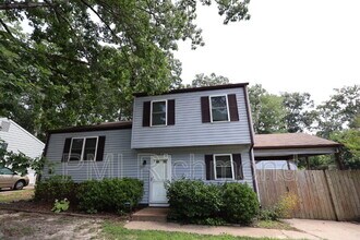 Building Photo - 10505 Queensway Ct