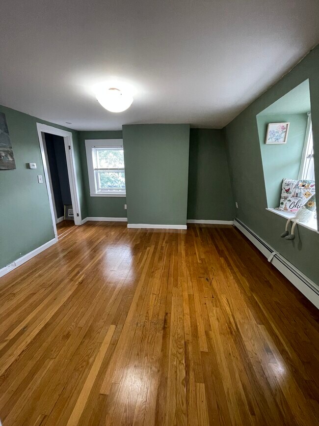 Building Photo - 62 Saint James St