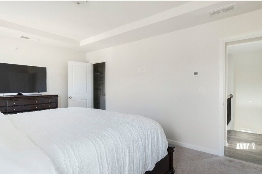 Building Photo - 1421 Ridgebend Way SE