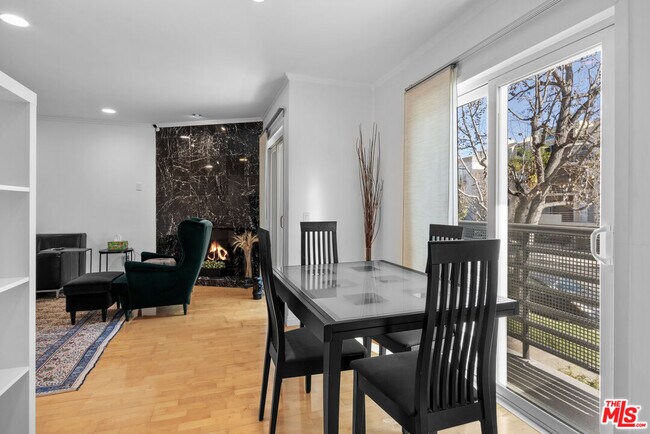 Building Photo - 1515 S Beverly Dr