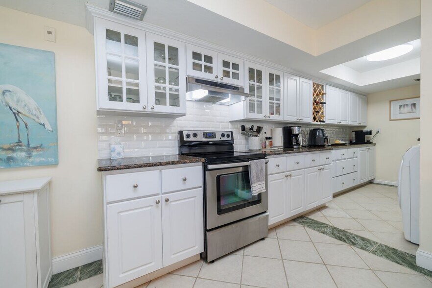 Building Photo - 2100 N Atlantic Ave