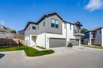 Building Photo - 6334 Oakbend Cir