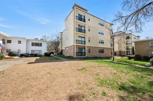 Building Photo - 2230 Cheshire Bridge Rd NE