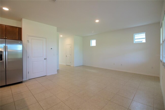Building Photo - 6524 Great Bear Dr