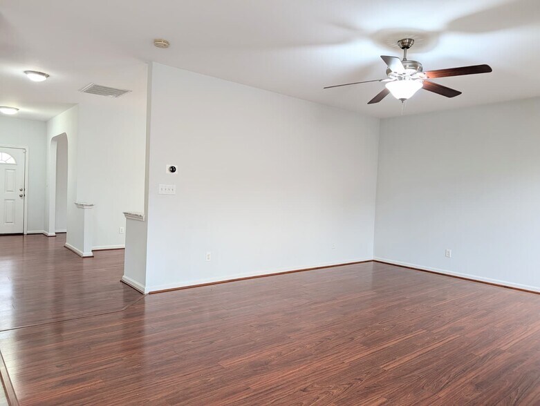 Building Photo - 172 Chandler Springs Dr