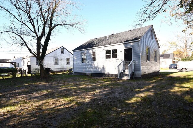 Building Photo - 18 E Gilbert St