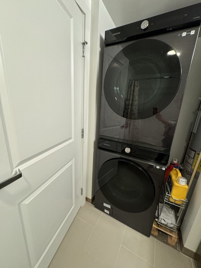 Building Photo - 988 Halekauwila St