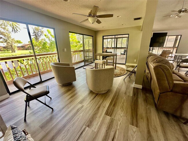 Building Photo - 6300 Royal Woods Dr