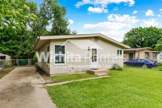 Building Photo - 2730 S Southeast Dr