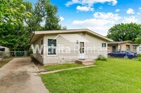 Building Photo - Completely renovated 3 bedroom, 1 bathroom...