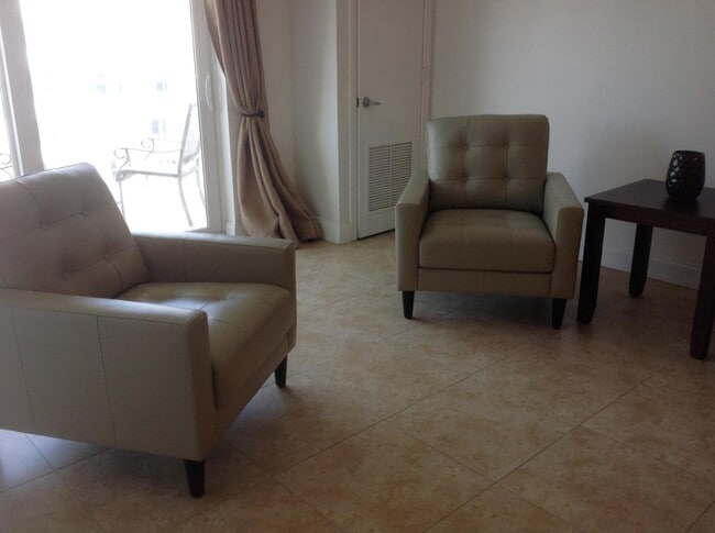 Building Photo - 3221 S Ocean Blvd