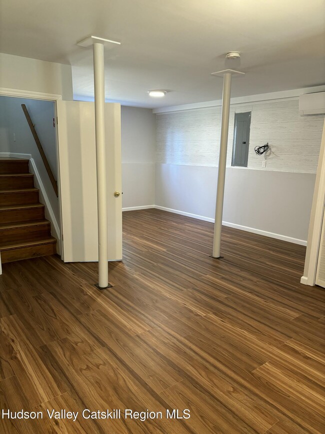Building Photo - 420 Sepasco Center St