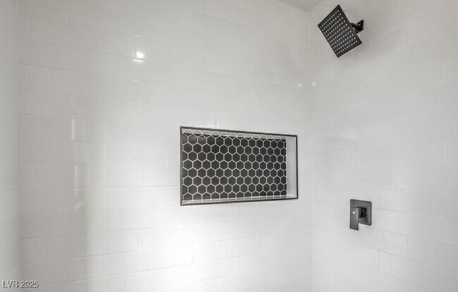 Building Photo - 2033 Hassell Ave