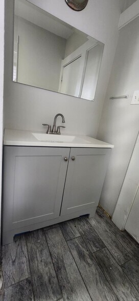 Building Photo - 511 Winthrop Ave